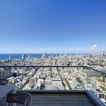 The Blvd Sky Elegant Apartment