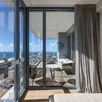 The Blvd Sky Elegant Apartment