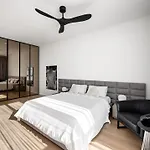 The Blvd Sky Elegant Apartment