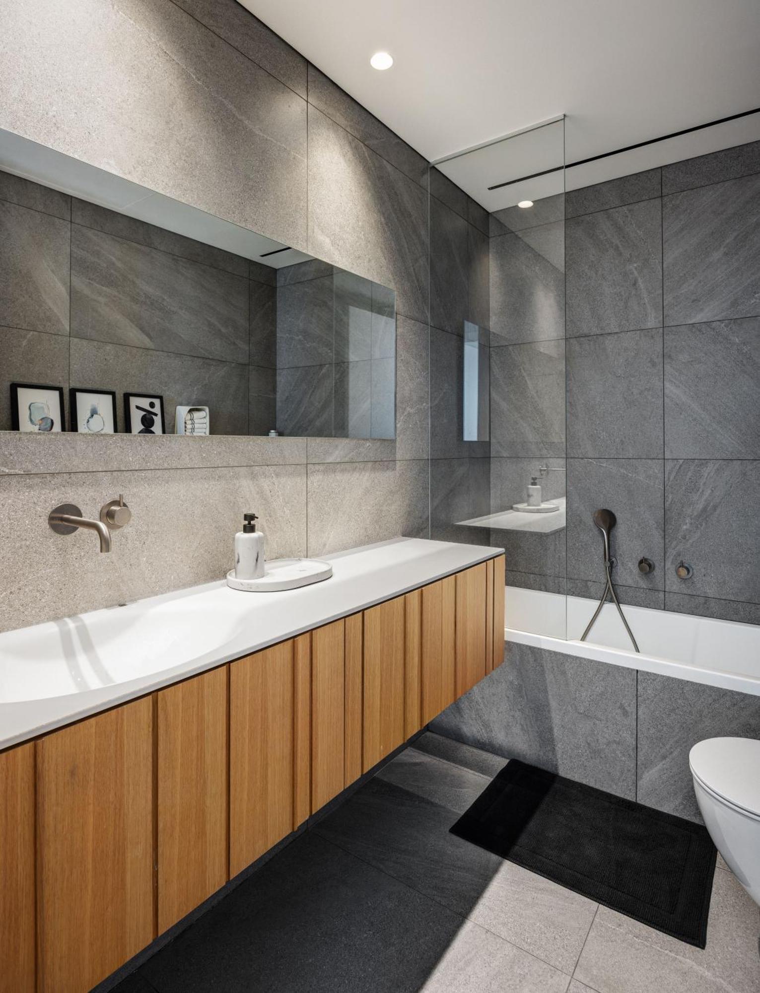 The Blvd Sky Elegant Apartment *